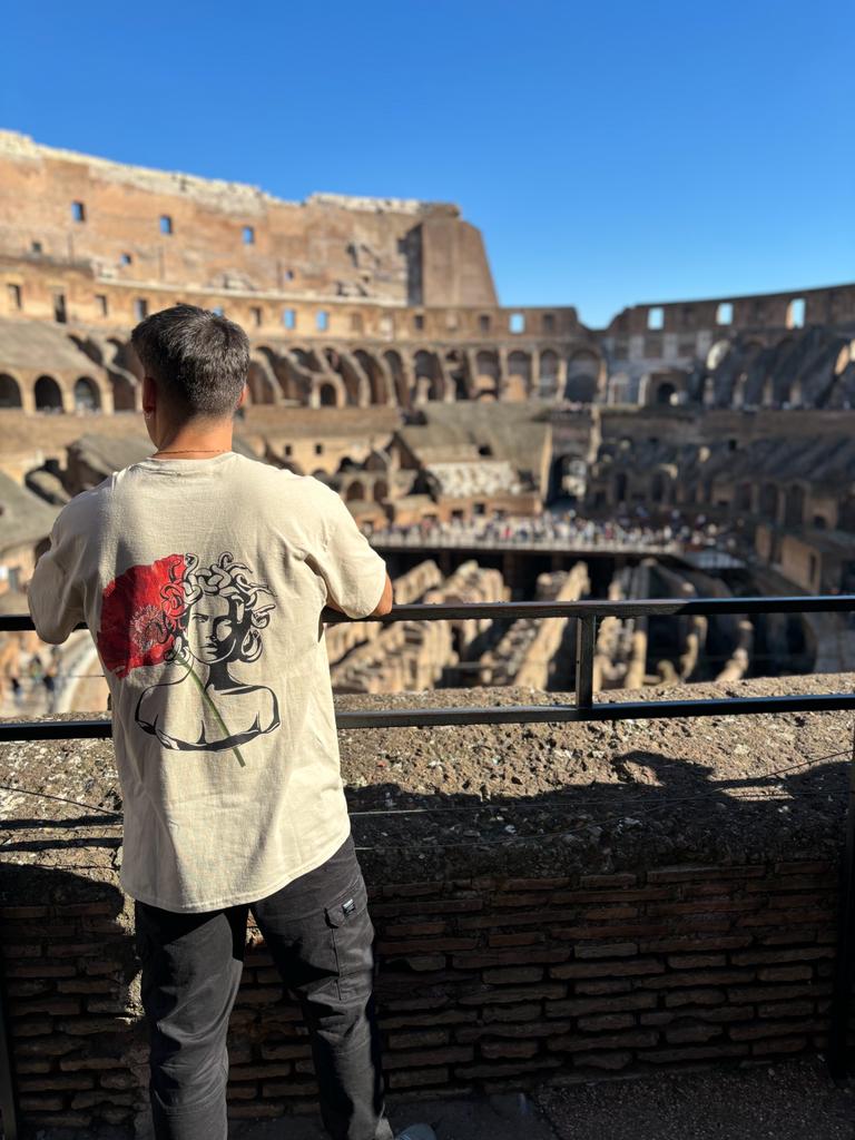 Camiseta WILD Medusa